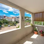 Sunny Lapad Daire *