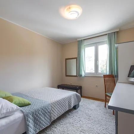 Sunny Lapad Apartment